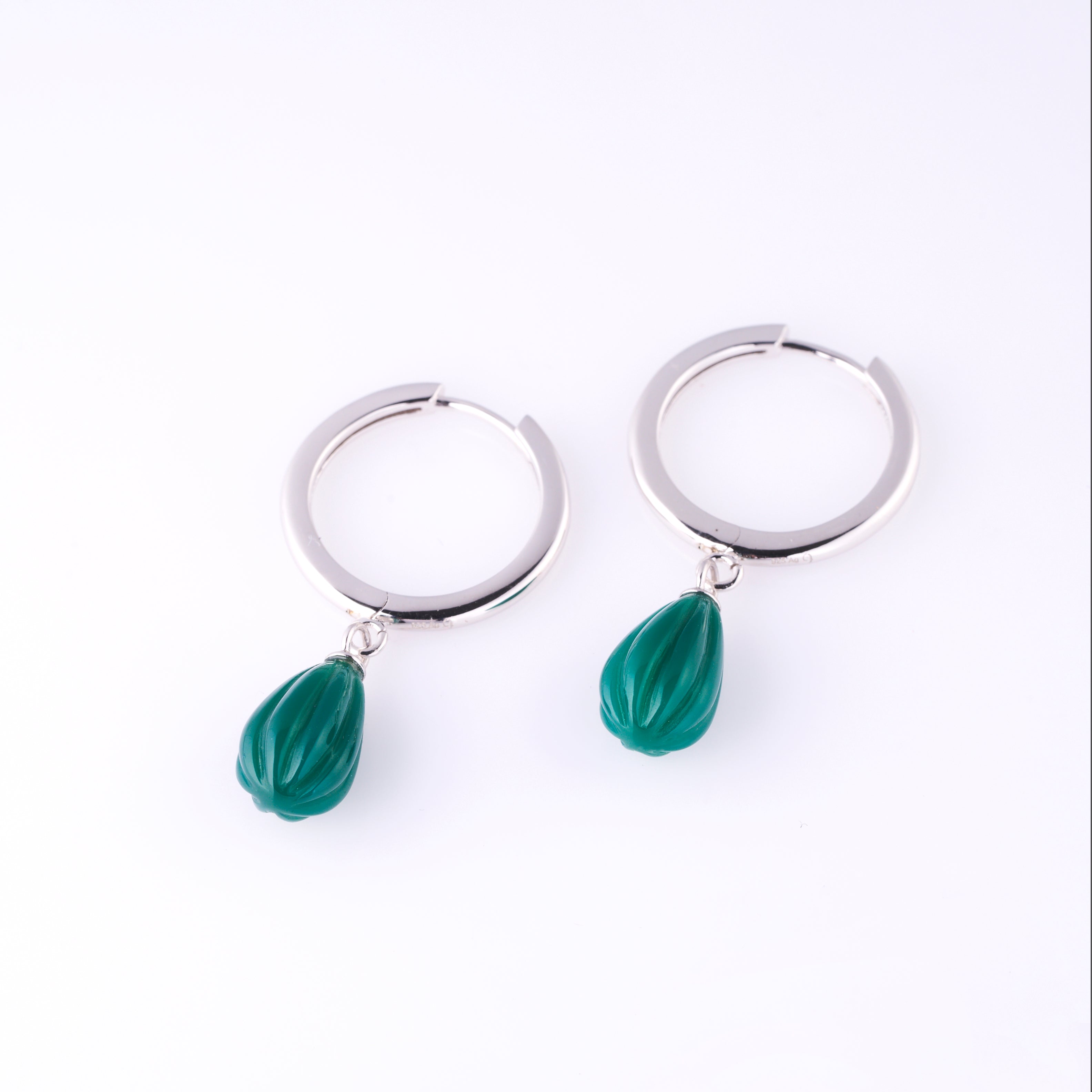 Boucles d'oreilles créoles avec agate verte