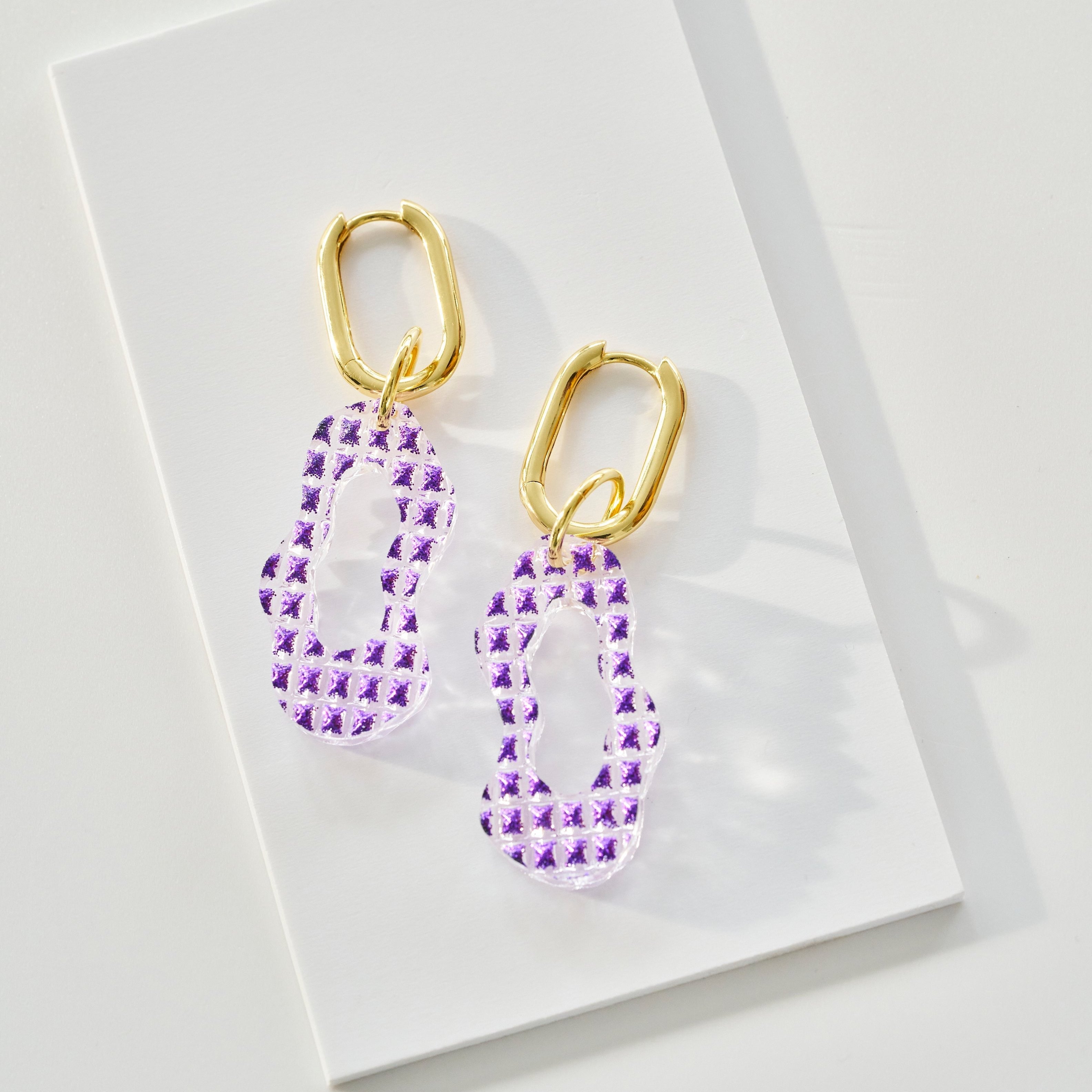 29 Palms Sunset - Gigi - Disco Purple-Veronica Antonucci-Vergoldete Kreole-Veronica Antonucci-nachhaltige-statement-ohrringe-schweiz