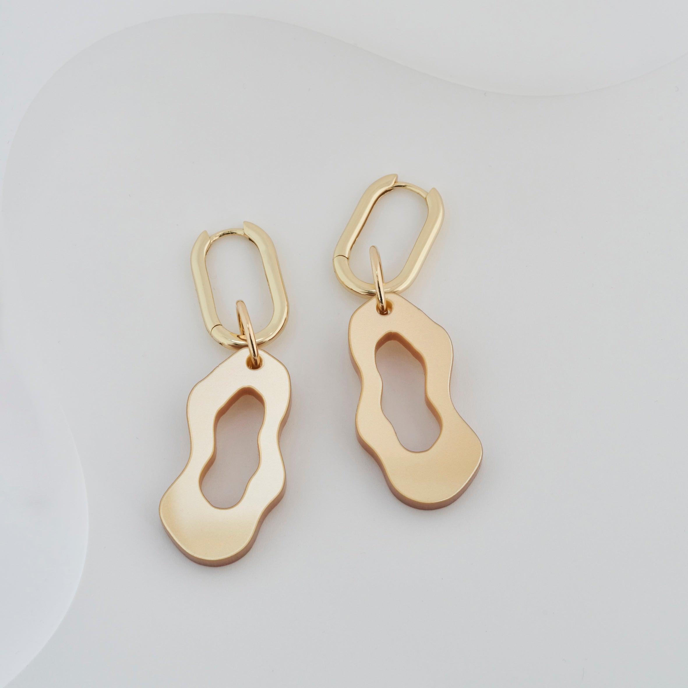 29 Palms Sunset - Gigi - chunky caramel-Veronica Antonucci-Vergoldete Kreole-Veronica Antonucci-nachhaltige-statement-ohrringe-schweiz