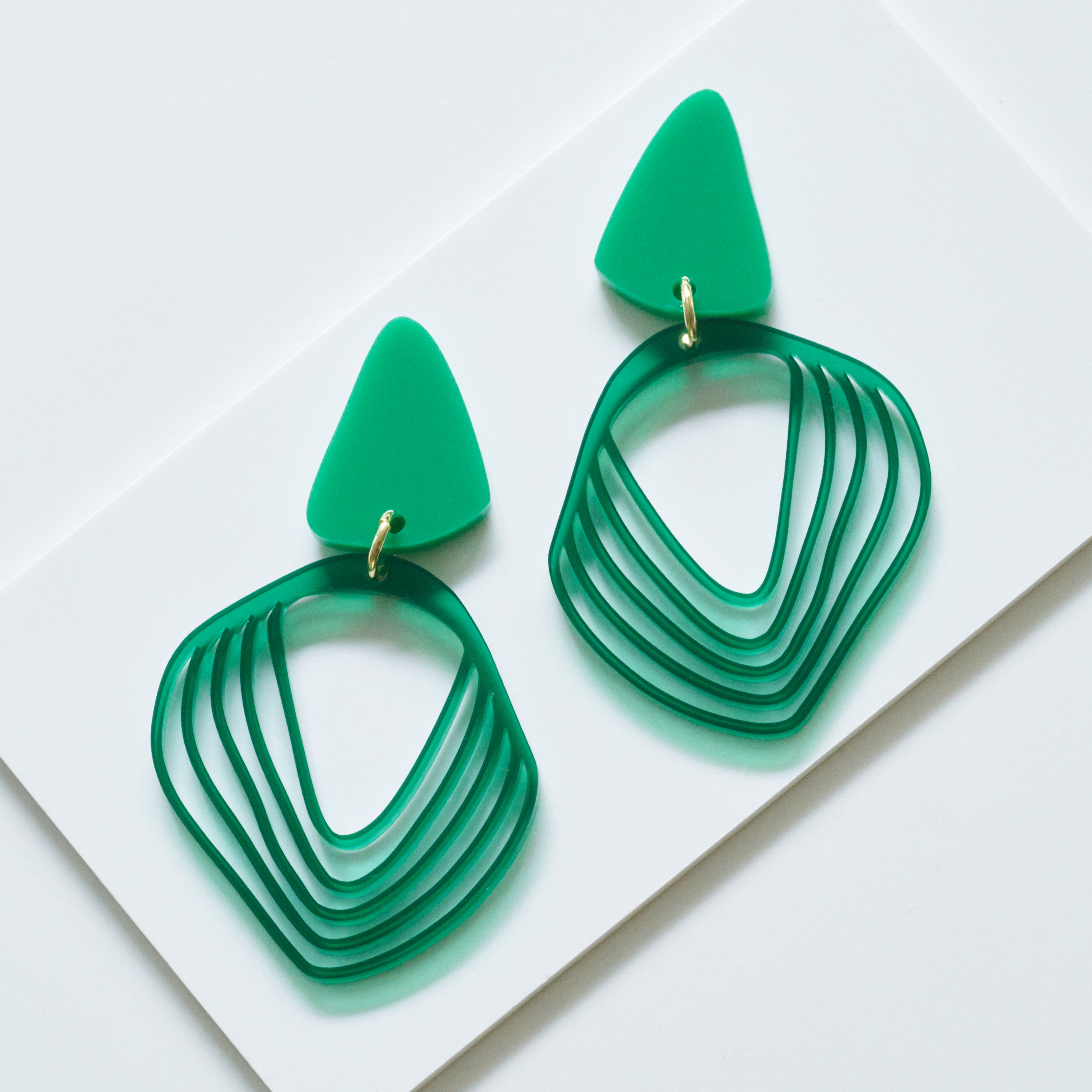 Anikó - dark green and grass-Veronica Antonucci-Veronica Antonucci-nachhaltige-statement-ohrringe-schweiz