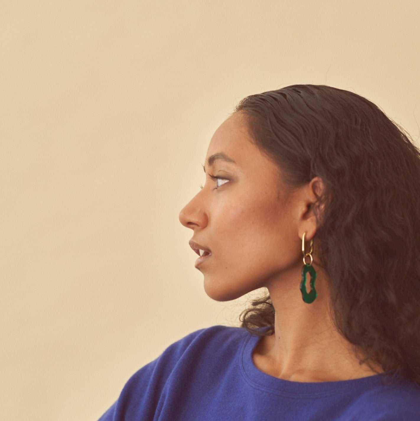 Gigi - dark green-Veronica Antonucci-Veronica Antonucci-nachhaltige-statement-ohrringe-schweiz