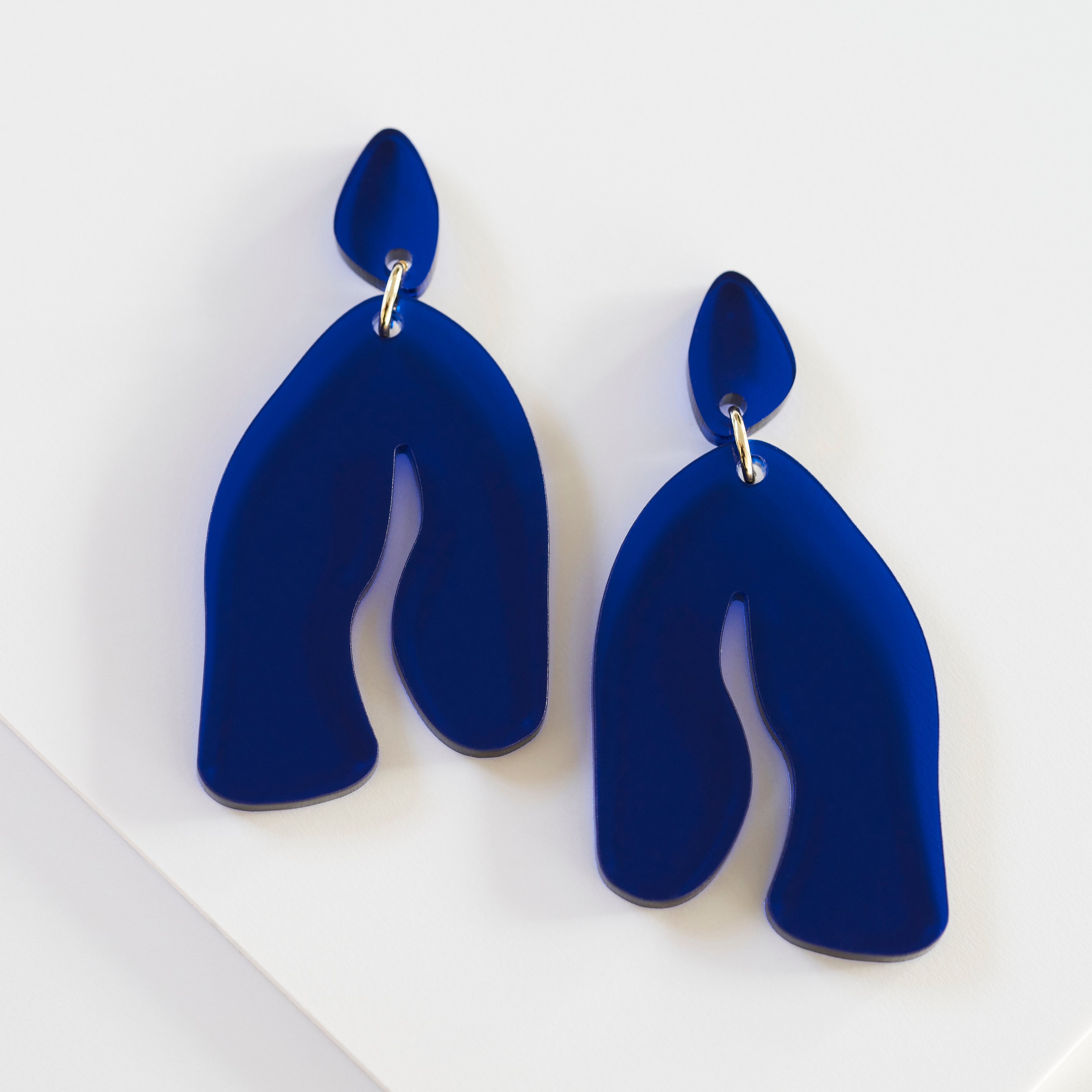 Kim - dark blue-Veronica Antonucci-Veronica Antonucci-nachhaltige-statement-ohrringe-schweiz