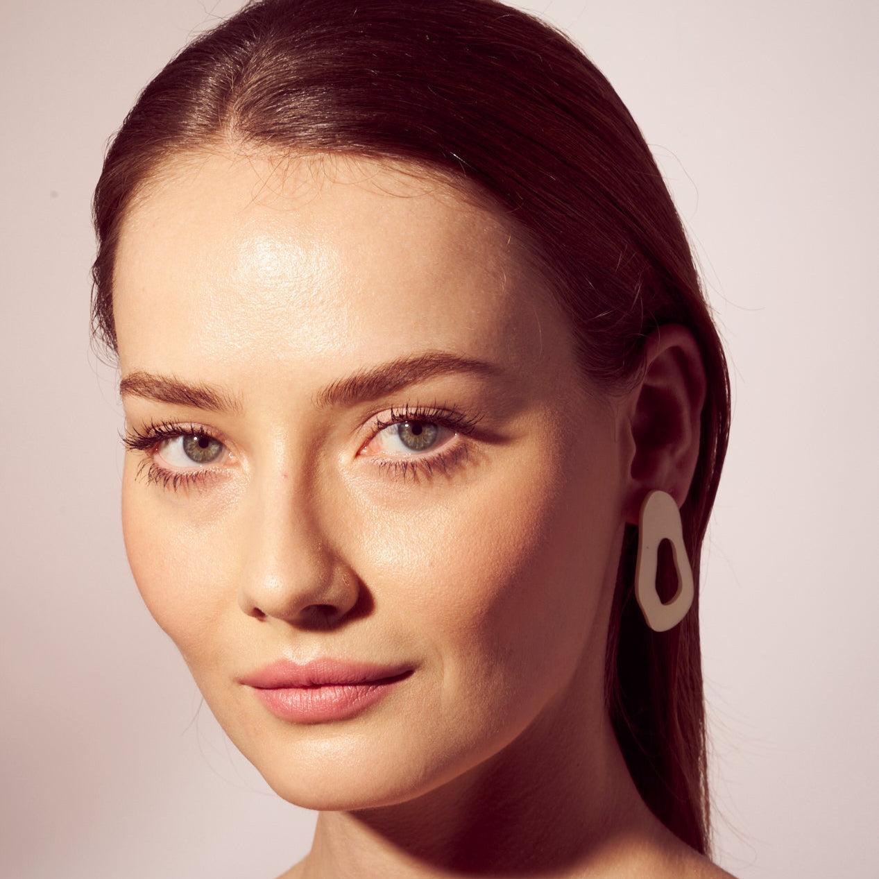 MINT-Veronica Antonucci-Veronica Antonucci-nachhaltige-statement-ohrringe-schweiz