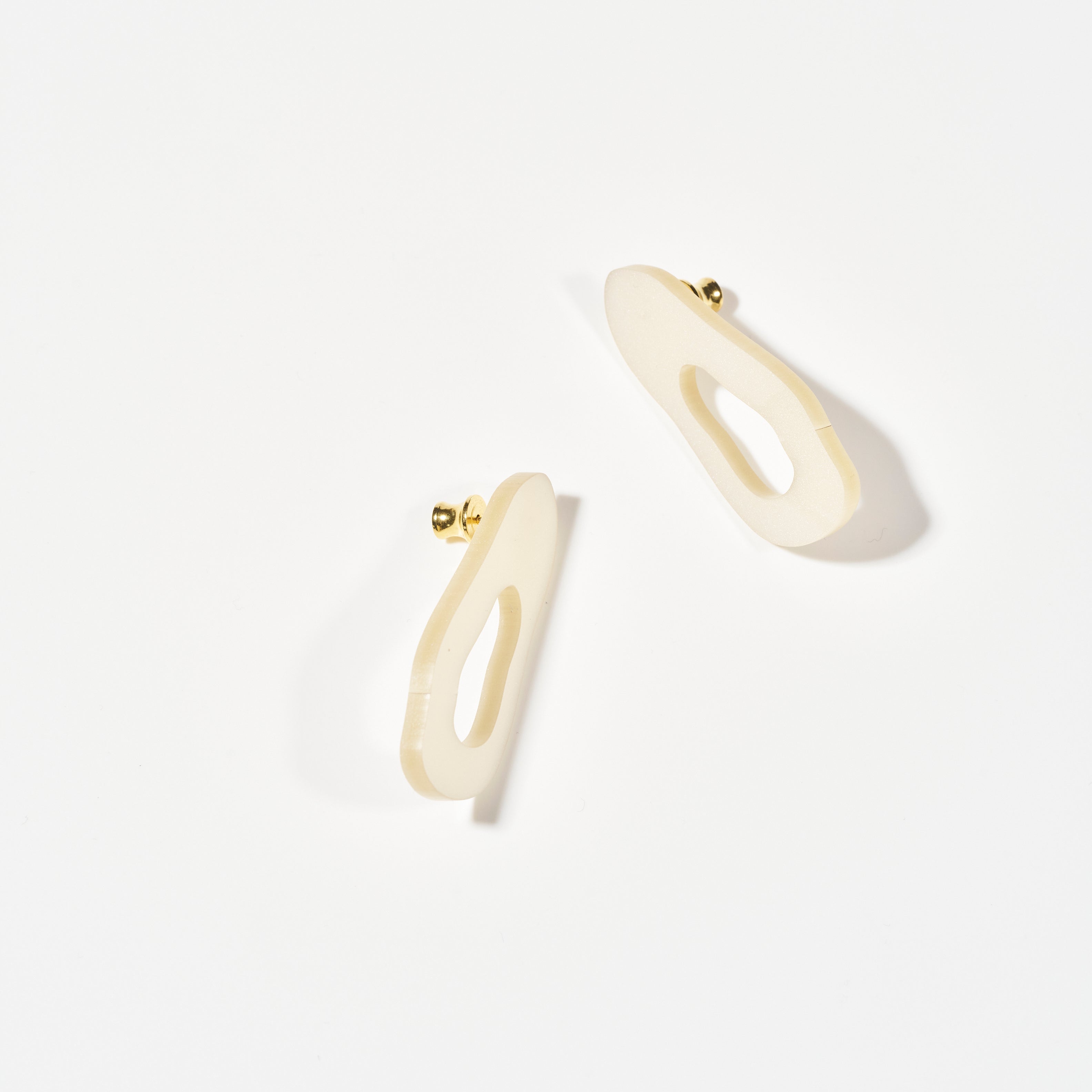 MINT-Veronica Antonucci-Veronica Antonucci-nachhaltige-statement-ohrringe-schweiz