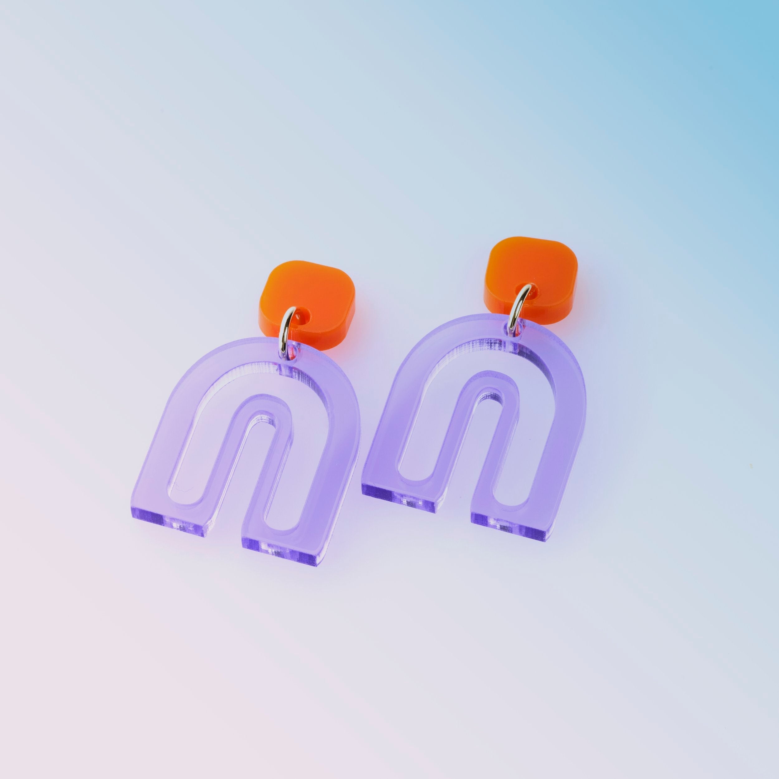 Pika - wisteria and tangerine-acrylic glass-Veronica Antonucci-Veronica Antonucci-nachhaltige-statement-ohrringe-schweiz