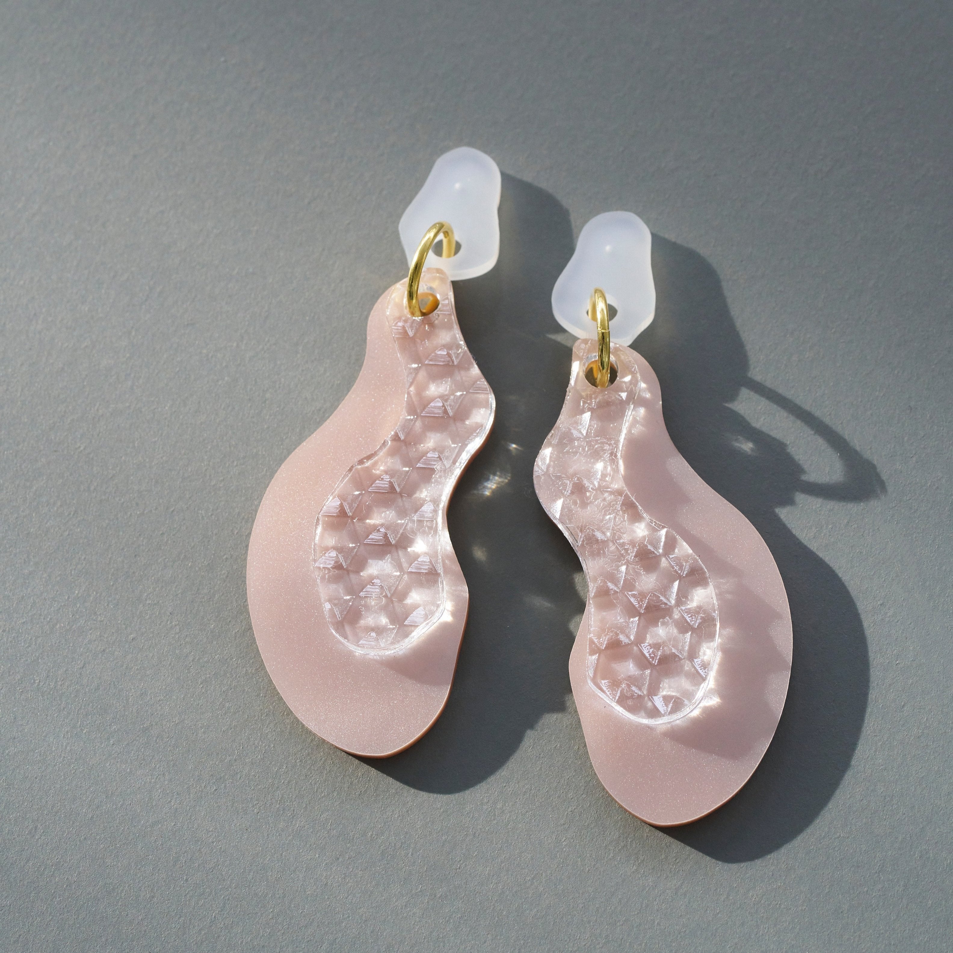 Waterlove-acrylic glass-Veronica Antonucci-Veronica Antonucci-nachhaltige-statement-ohrringe-schweiz