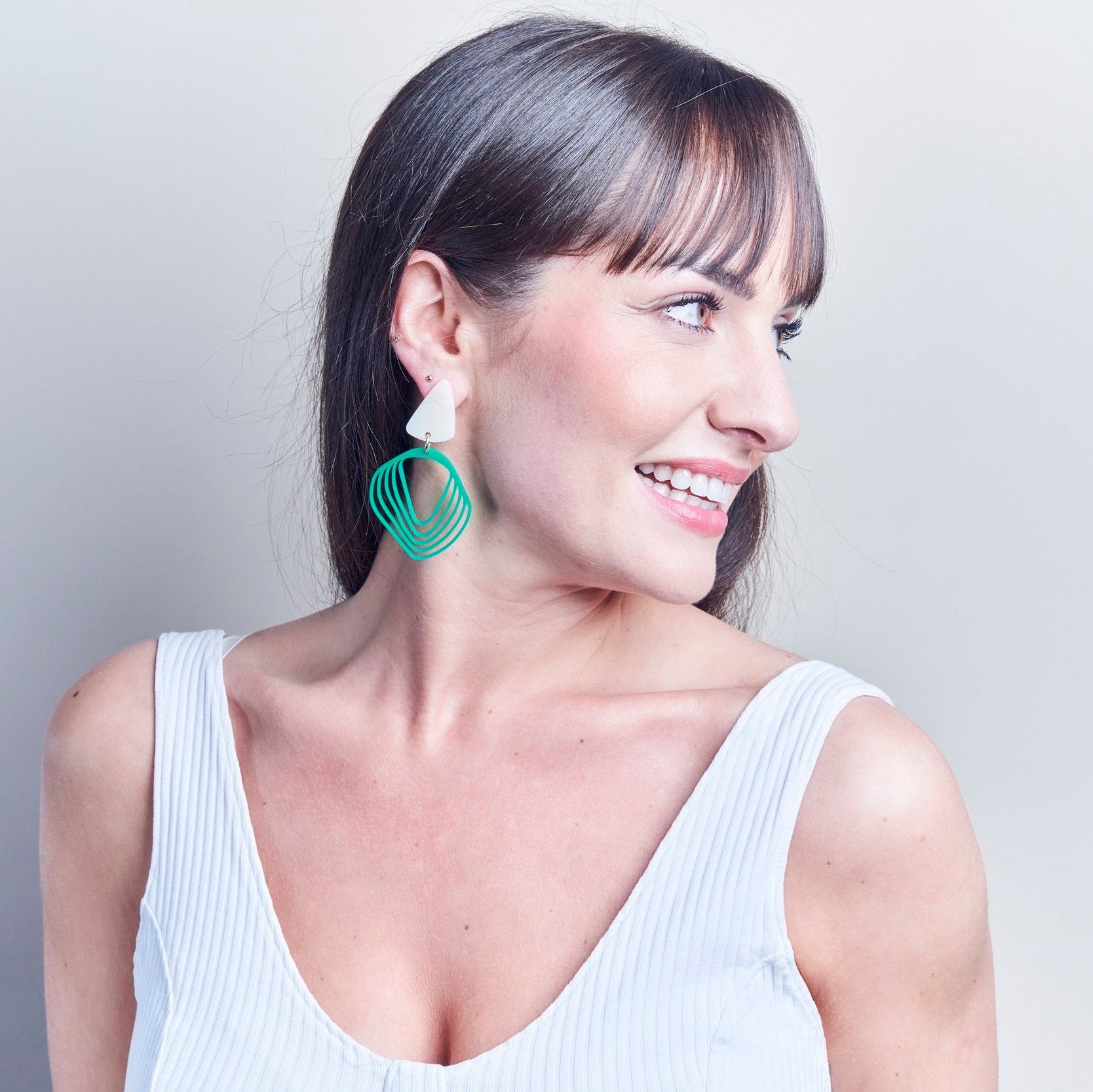 Anikó - grass and cream-Veronica Antonucci-Veronica Antonucci-nachhaltige-statement-ohrringe-schweiz