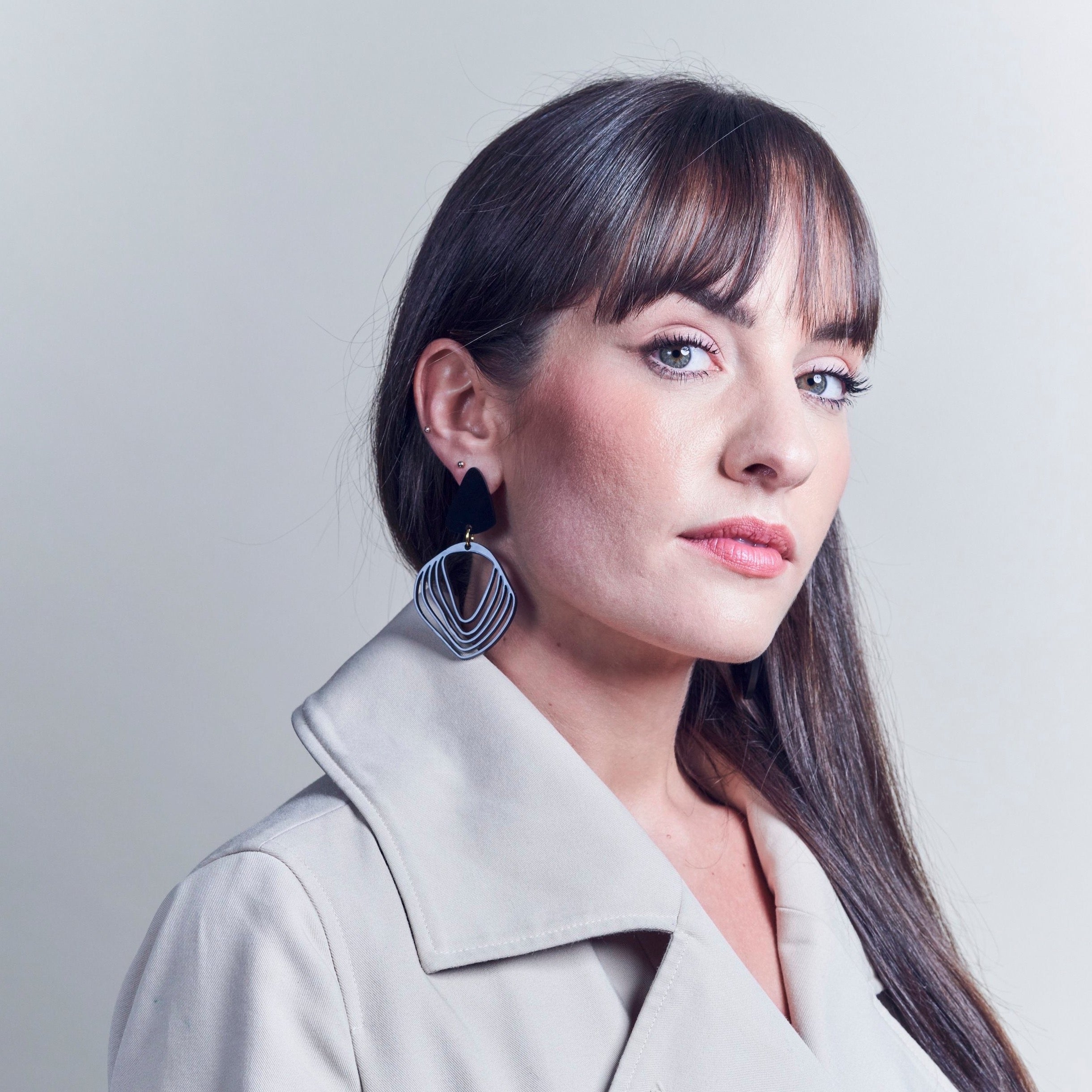 Anikó - black-Veronica Antonucci-Veronica Antonucci-nachhaltige-statement-ohrringe-schweiz