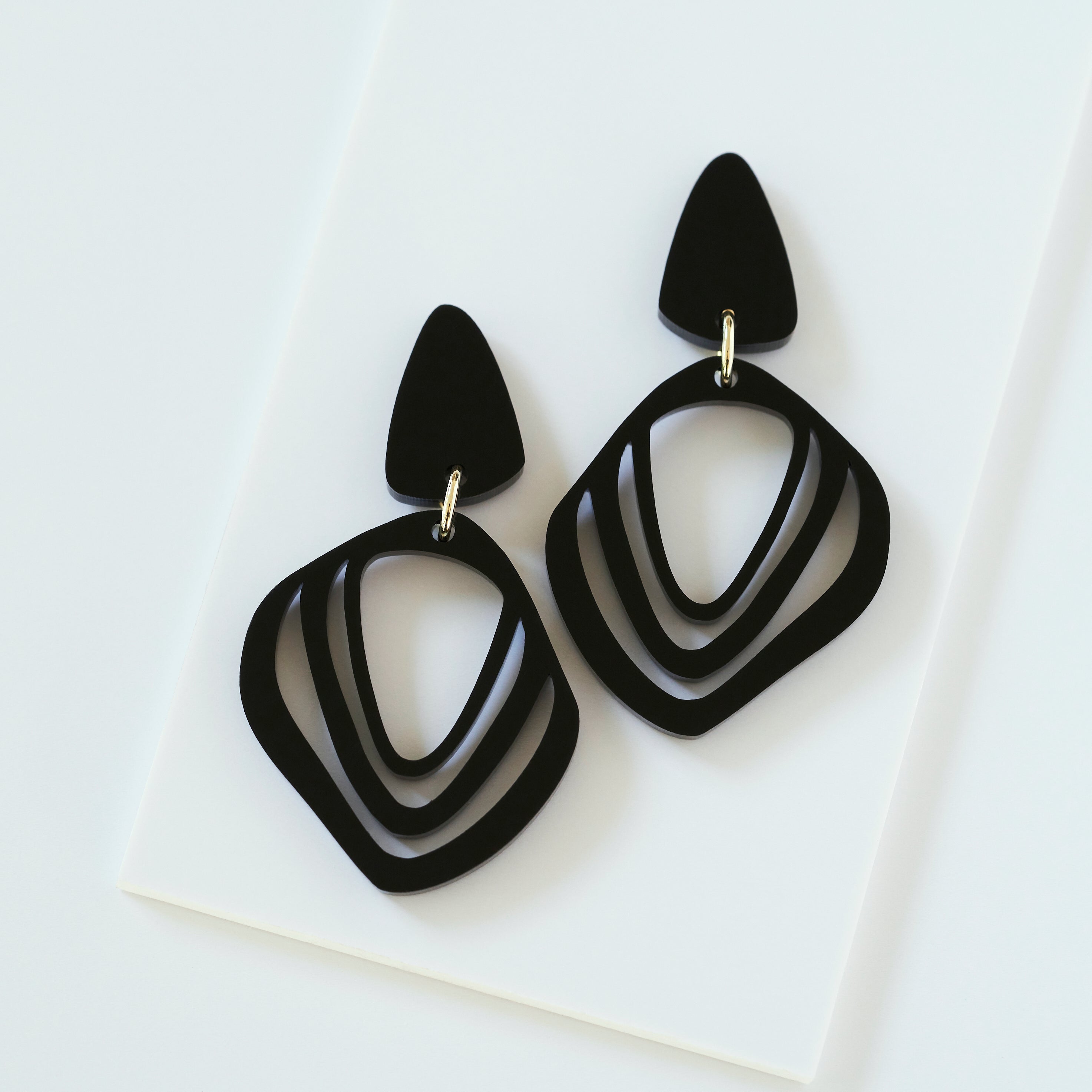 Iluska - black-Veronica Antonucci-Veronica Antonucci-nachhaltige-statement-ohrringe-schweiz