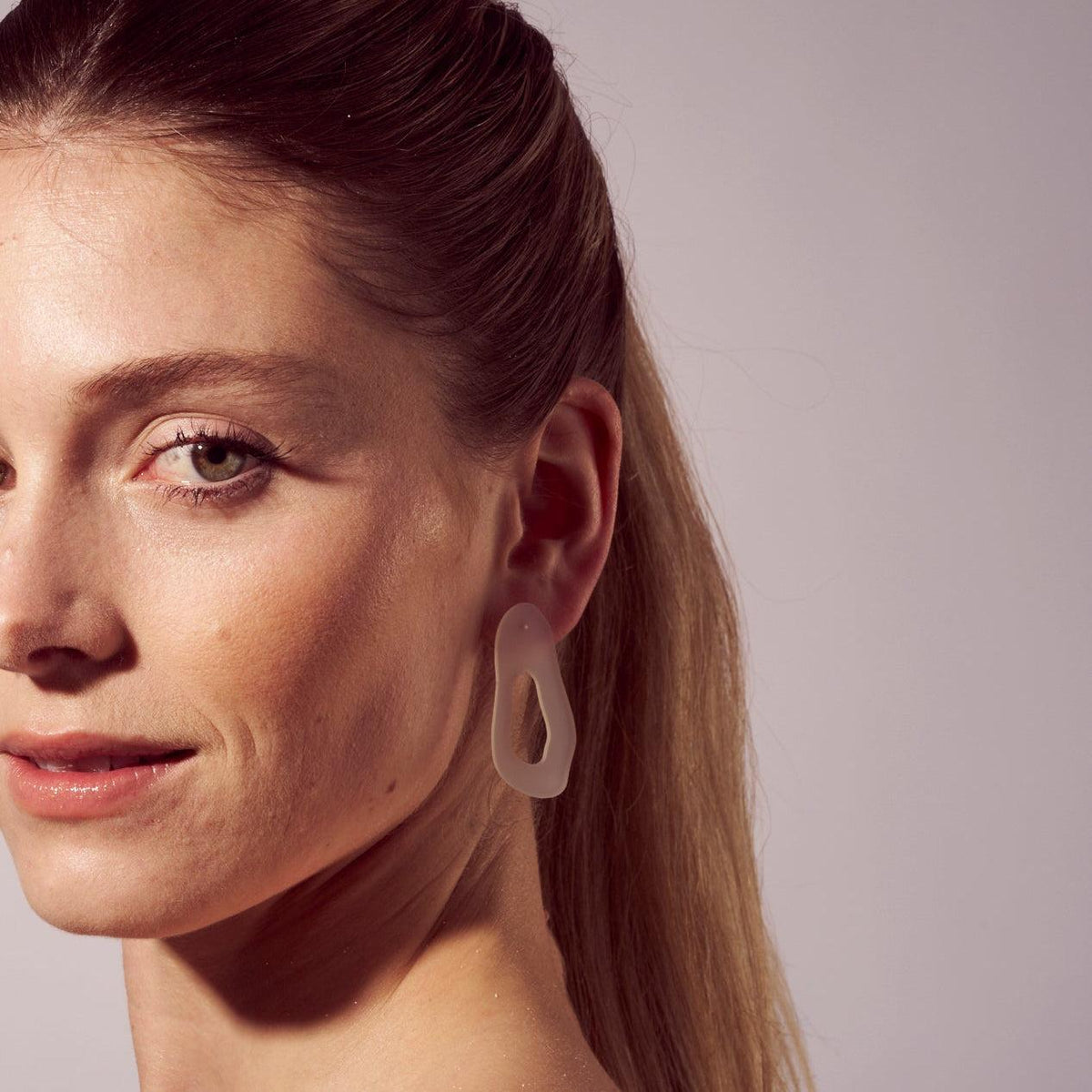 MINT-Veronica Antonucci-Veronica Antonucci-nachhaltige-statement-ohrringe-schweiz