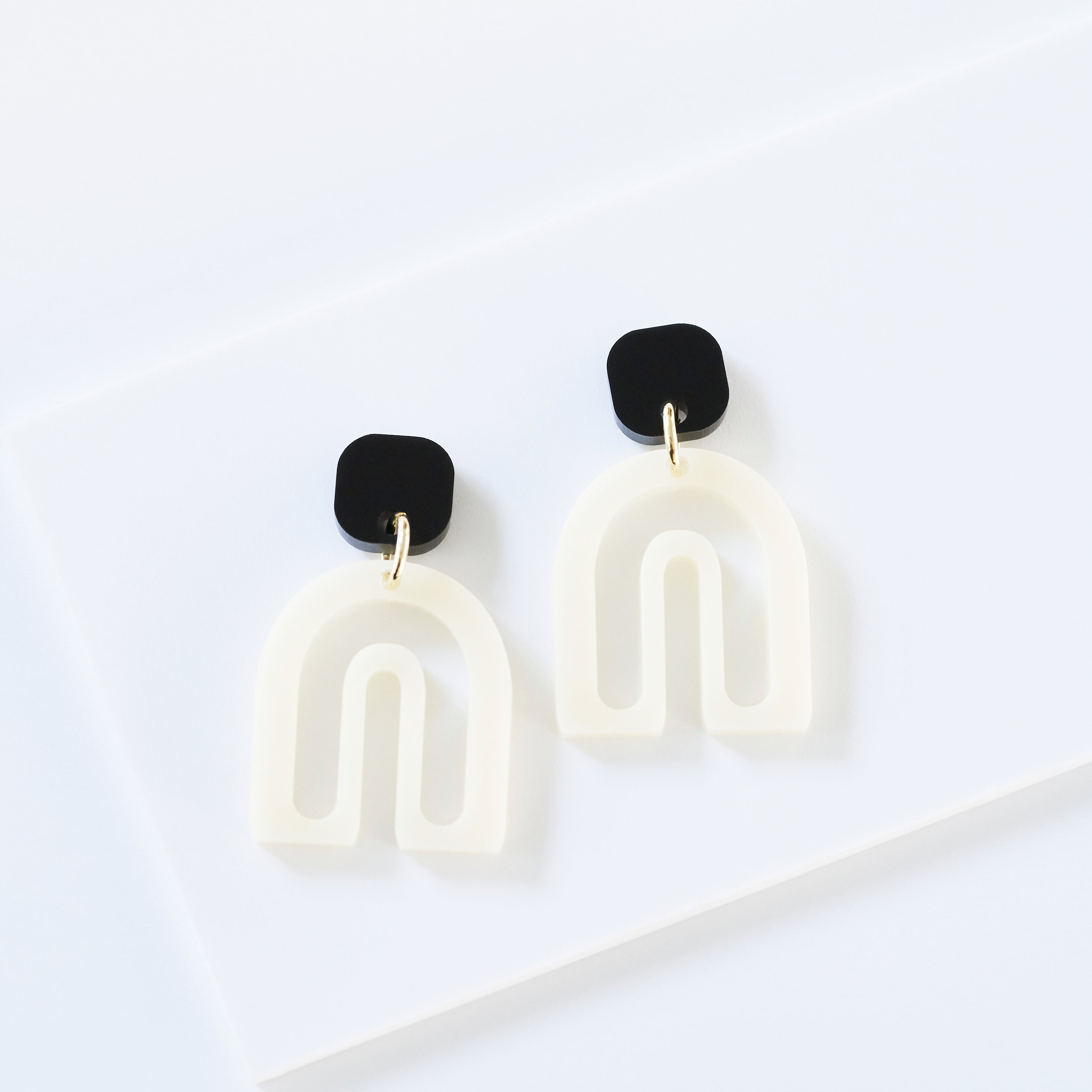 Pika - cream and black-Veronica Antonucci-Veronica Antonucci-nachhaltige-statement-ohrringe-schweiz