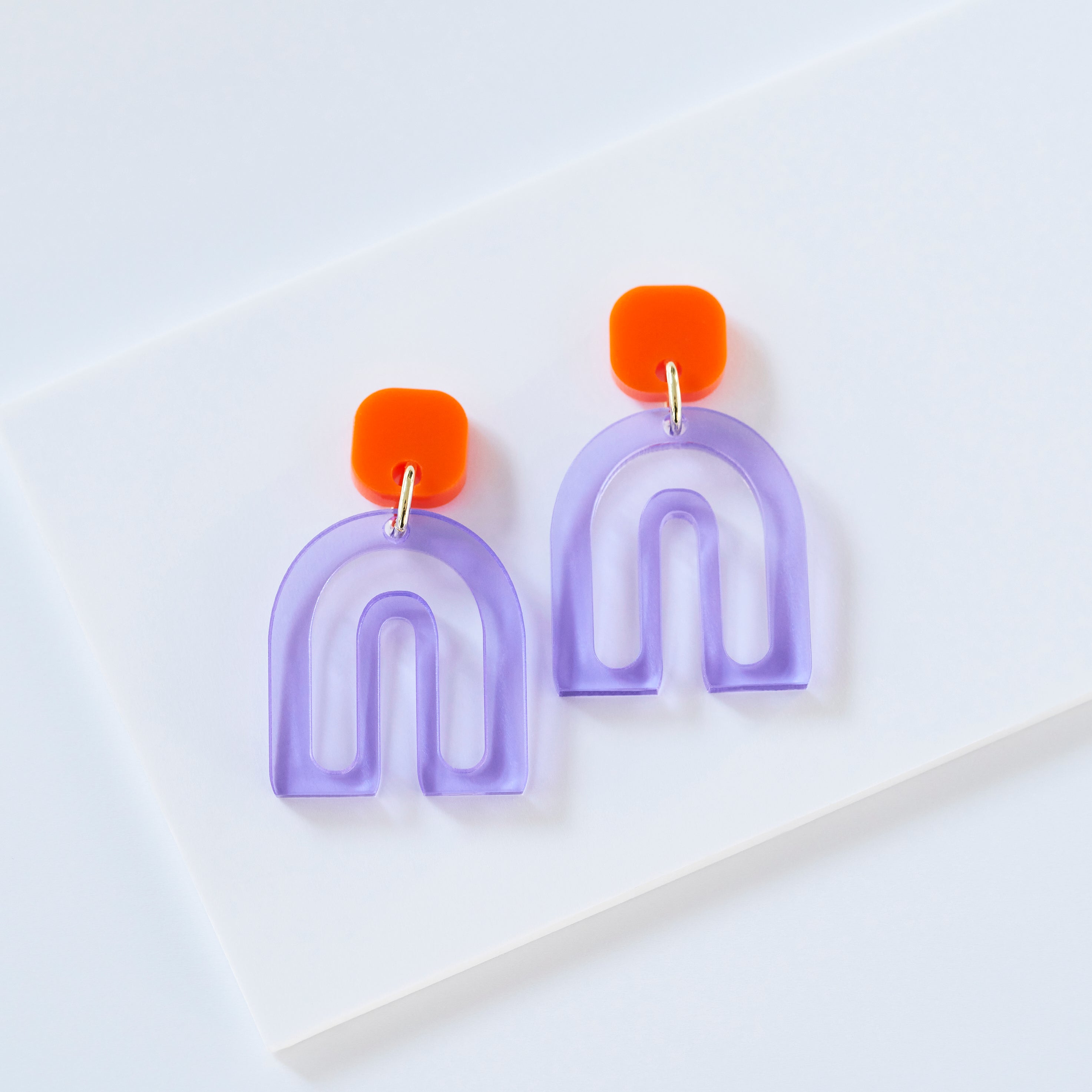 Pika - wisteria and tangerine-acrylic glass-Veronica Antonucci-Veronica Antonucci-nachhaltige-statement-ohrringe-schweiz